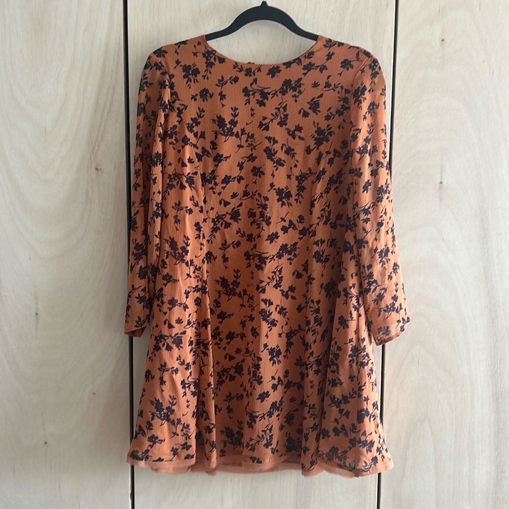 Summer flows mini dress by Kimchi Blue in size M